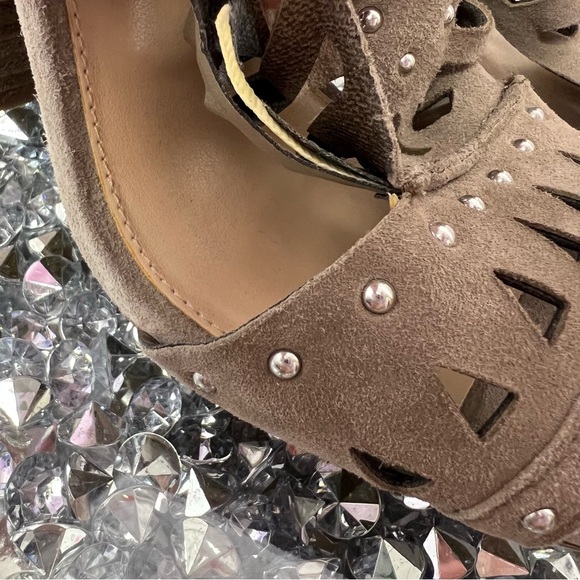 Vince Camuto heels 👠 boho brown block heel buckle strap ankle booties cute - Picture 11 of 11